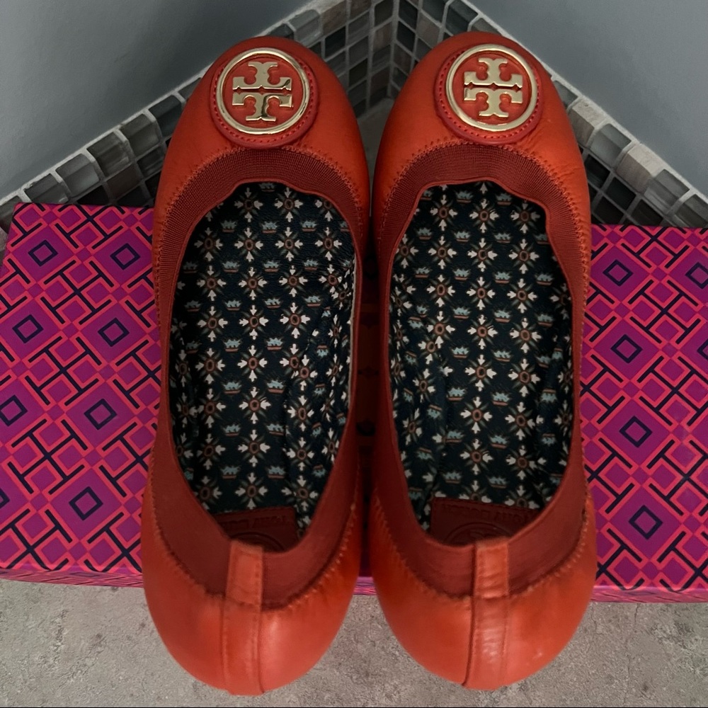 Tory Burch Caroline 2 Ballet Flats Women’s Size 6.5 US in Equestrian Orange
